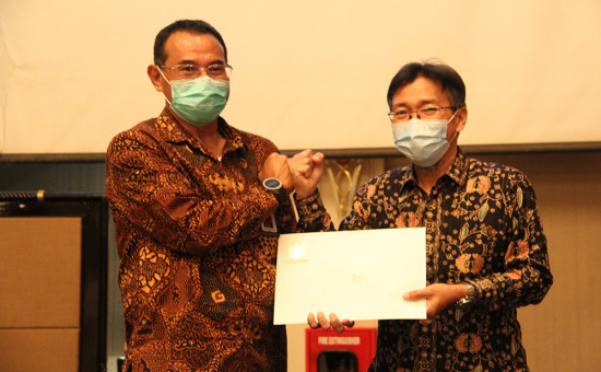 Penyerahan Petikan Keputusan Presiden Nomor 37/P tahun 2021